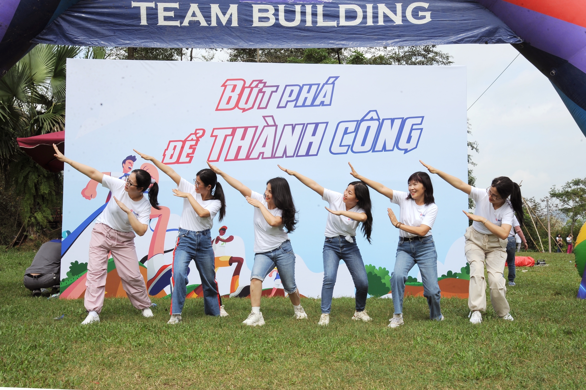 ẤN TƯỢNG 28 NĂM THIÊN THẢO HÀ NỘI - TEAM BUILDING "BỨT PHÁ ĐỂ THÀNH CÔNG"